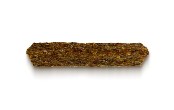 Syta Micha gryzak dla psa Trójkąt Struś z wiśnią i nasionami chia 2szt.